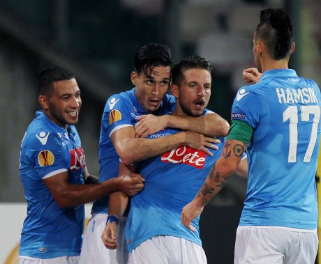 Napoli dan Fiorentina Menang Meyakinkan