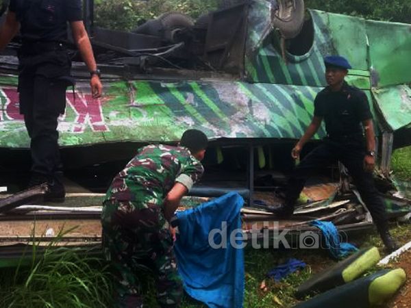 Kecelakaan Maut di Tol Jagorawi, 4 Orang Tewas