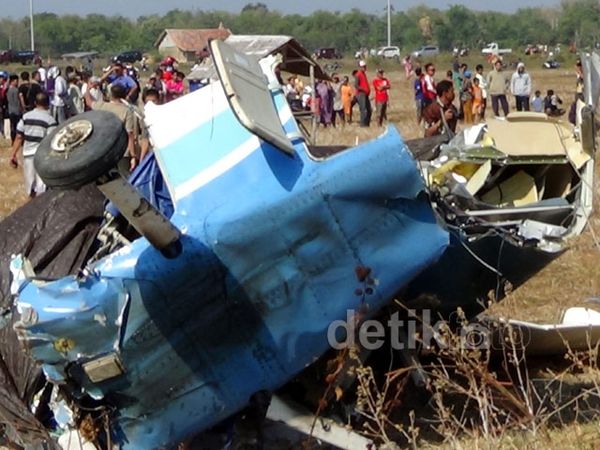 Pesawat Latih Jatuh di Sumenep