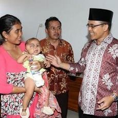 Najwa, Bayi Penderita Tumor Mata Diberi Bantuan Pemkab Banyuwangi