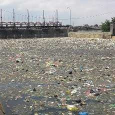 Bu Risma..Bozem Morokrembangan Penuh Sampah dan Bau!