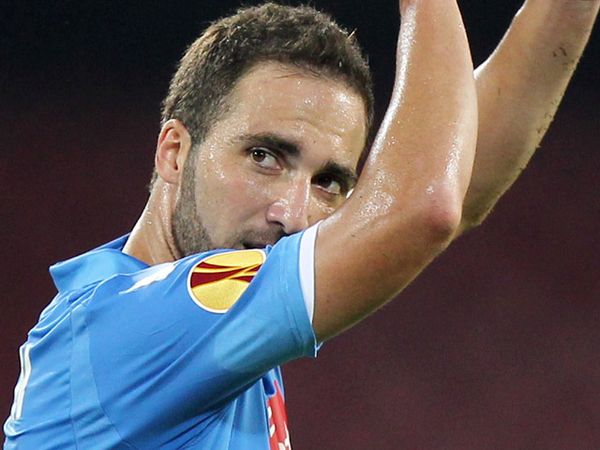 Napoli Raih Hasil Sempurna