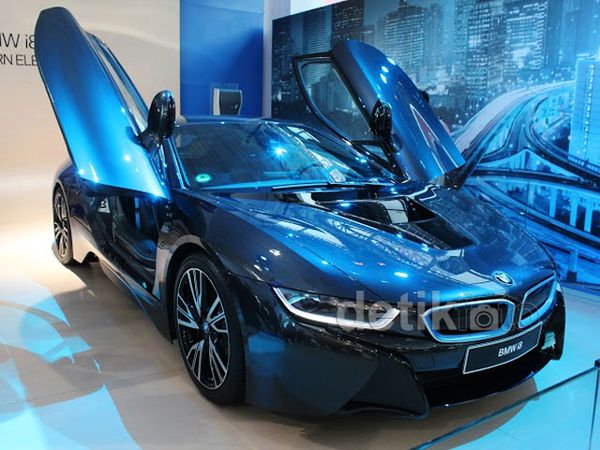 Mobil Canggih Tom Cruise di IIMS