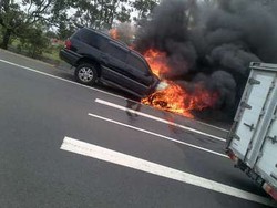 Mobil Terbakar di Tol Purbaleunyi Arah Bandung