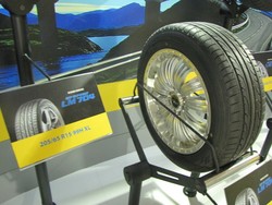 Dunlop Yakin Bakal Jual 100 Ban Tiap Harinya