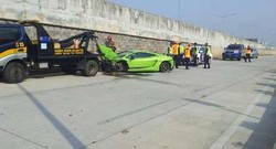 Lamborghini ini Hajar Separator di Tol di Daerah Joglo, Bagian Depan Hancur