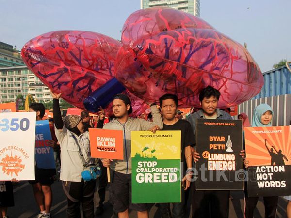 Pawai Iklim Massal di Bundaran HI