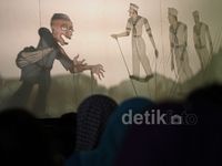 Teater Nenek Moyangku Orang Pelaut