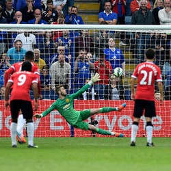 Soal Penalti Pertama, Van Gaal Enggan Kritik Wasit