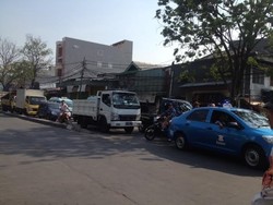 Melintas di Jembatan Lima yang Super Macet karena Hal Sepele