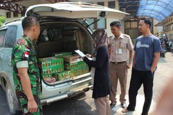 Prajurit Kostrad Gagalkan Penyelundupan Ratusan Burung Kacer dari Malaysia