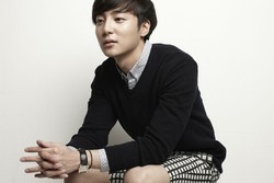 Roy Kim Kembali ke Korea dan Rilis Album Baru