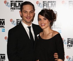 Tom Hardy Telah Menikah Diam-diam Dua Bulan Lalu