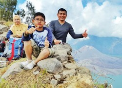 Naik Gunung Rinjani Bersama Anak, Lebih Asyik dari ke Mal
