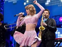 Shake It Off! Goyangan Pinggul Taylor Swift di iHeartRadio Music Festival