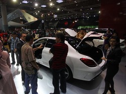 Dua Model Mercy C-Class yang Memikat di IIMS 2014