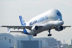 Unik, Pesawat Ini Mirip Ikan Paus Raksasa