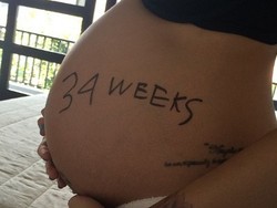 Aw...Seksi! Nikita Mirzani Pamer Perut Hamil