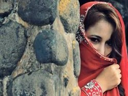 Rinada Tuding Yurel Sengaja Bikin Cerita Mesum di Situs Esek-esek