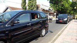 Pakai Mobil Dinas Avanza dan Dituding Pencitraan, Ini Respons Bupati Anas