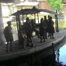 Cerita Suwarni Jadi Operator Kapal Nambangan Selama 7 Tahun