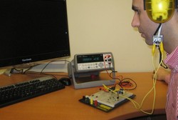 Wow, Peneliti Kanada Ciptakan Alat Penghasil Listrik dari Mengunyah