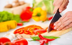 Agar Nutrisi Bayam dan Kentang Tetap Terjaga, Masaklah dengan Cara Tepat