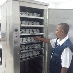 Kemenag Putus Kontrak Katering yang Sajikan Makanan Basi