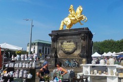 Blusukan di Pasar Keramik Dresden, Jerman Banget!