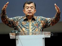 JK Hadiri Diskusi Mengatasi Kemiskinan dan Ketimpangan