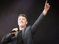 Sam Smith Buat Lady Gaga Menangis