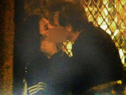 Ups! Kekasih Uma Thurman Kepergok Ciuman dengan Wanita Lain