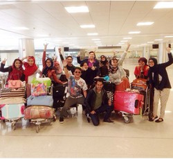 Foto: Suasana Saat Dian Pelangi & Mega Iskanti Putri Tiba di Amerika