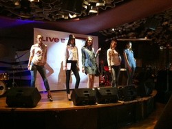 Levis Ajak Wanita Berpesta di Program Kick Ass Night