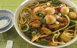 Masak Apa untuk Makan Malam? Bikin Saja Mie Kocok Medan atau Bakwan Kuah