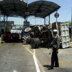 5 Kendaraan Terlibat Kecelakaan di Gerbang Tol Suramadu, 1 Orang Tewas