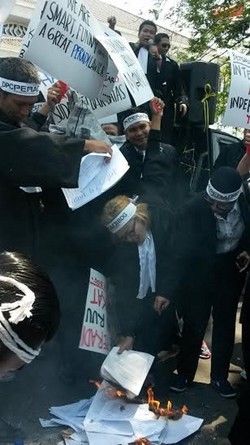 Puluhan Pengacara di Bandung Demo Tolak RUU Advokat