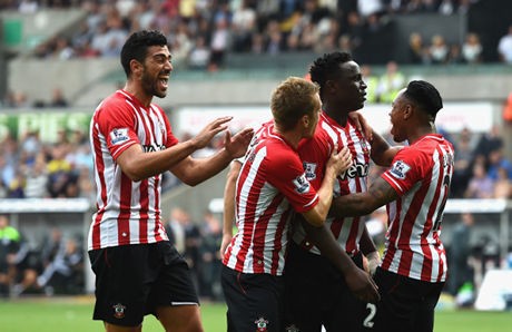 The Saints Menyerbu Emirates Stadium