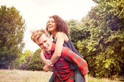 Saat Bimbang Karena Menyukai Sahabat Sendiri