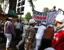 Dari Markas di Petamburan, Ratusan Anggota FPI Bersiap Merapat ke DPRD DKI