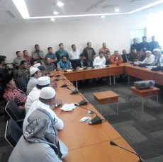 Masuk ke DPRD, Anggota FPI Sempat Teriak-teriak Sebelum Diterima Pimpinan Dewan