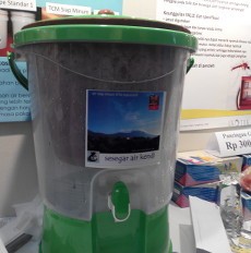 Penyaring Air Keramik di Pameran LIPI, Minum Sesegar Air Kendi