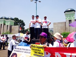 Dukung Pilkada Langsung, Teten Masduki Ikut Demo di DPR