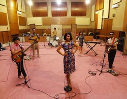 White Shoes and the Couples Company Siap Laksanakan Konser di Taman Terbuka