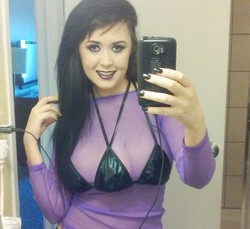 Terungkap! Tiga Payudara Jasmine Ternyata Palsu