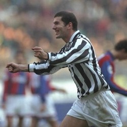 Tiga Menguak Taktik: Peran, Posisi, dan Arketipe