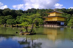 Depok Punya Kubah Emas, Kyoto Punya Kuil Emas