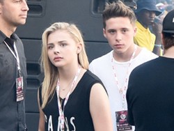 Chloe Moretz Akui Pacaran dengan Putra David Beckham?