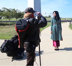 Foto: Mengintip Dian Pelangi Saat Syuting Film di Monumen Washington