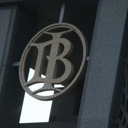 Tak Ada Tawar-Menawar, Semua Kartu Debit Harus Pakai Chip di 2016